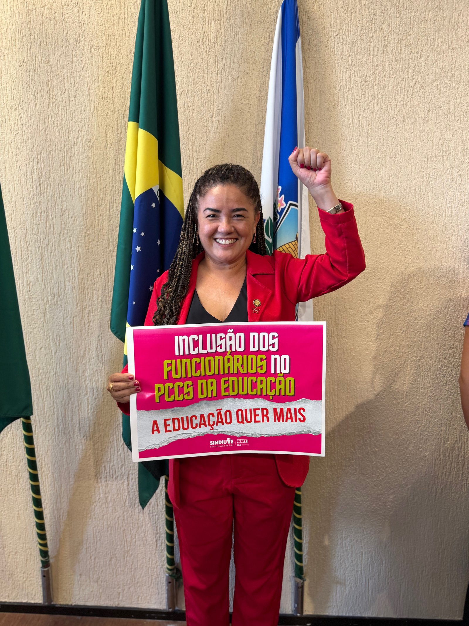 Professora Adriana Almeida em atividade de campanha